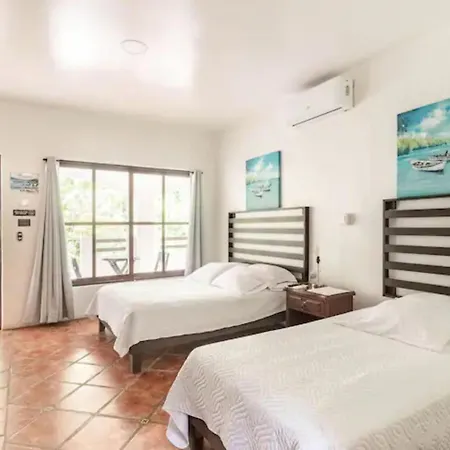 Hotel Playa Westfalia Puerto Limon Exterior photo